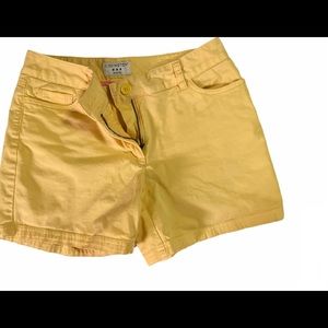 covington Stretch women’s sz 6 Yellow shorts.